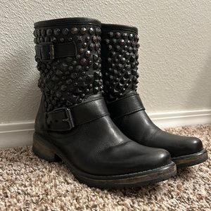 Steve Madden Studded Mid boot